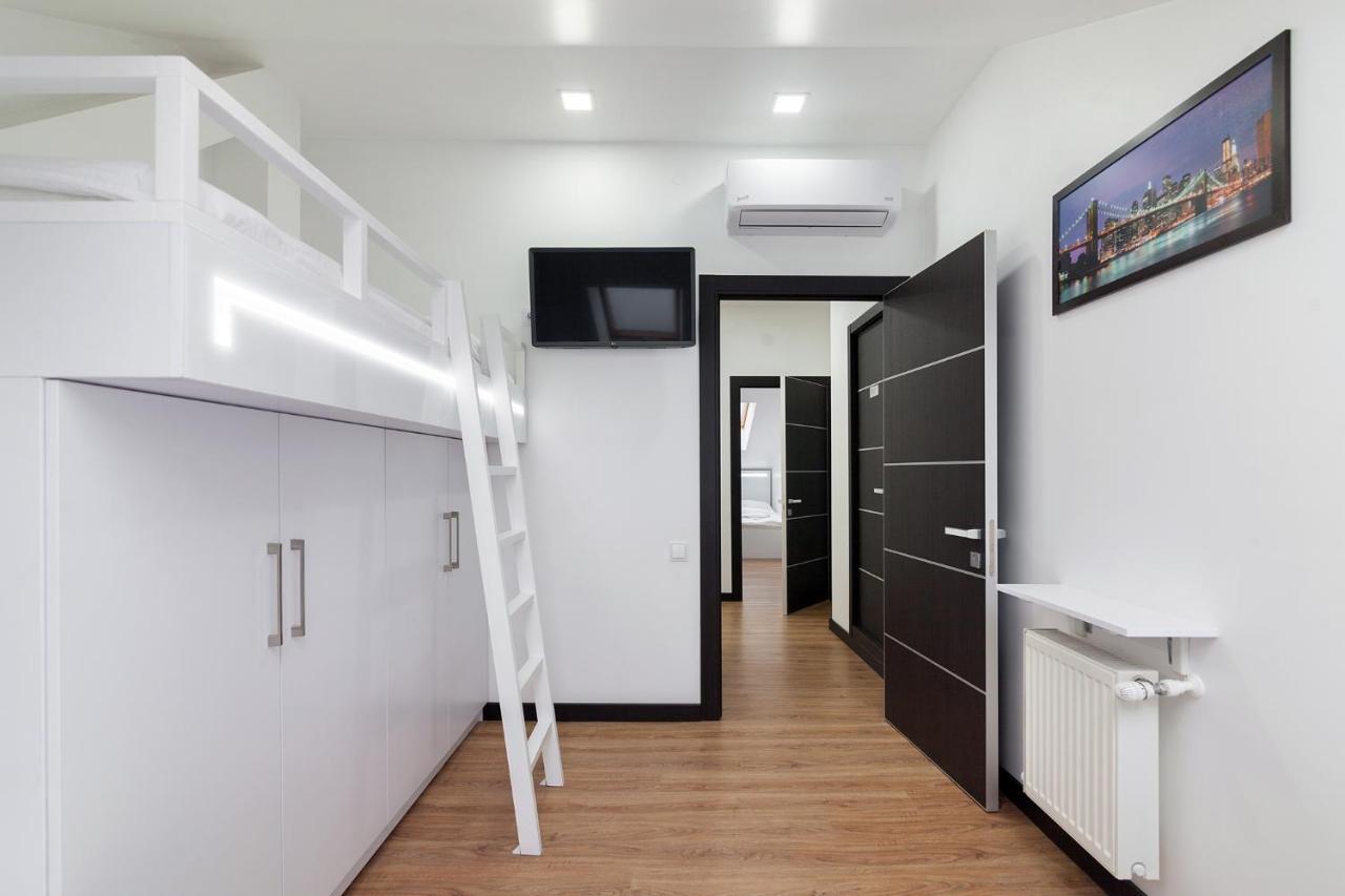 Leogrand Apartment On Doroshenka 38 リヴィウ エクステリア 写真