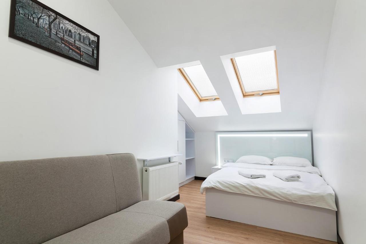 Leogrand Apartment On Doroshenka 38 リヴィウ エクステリア 写真