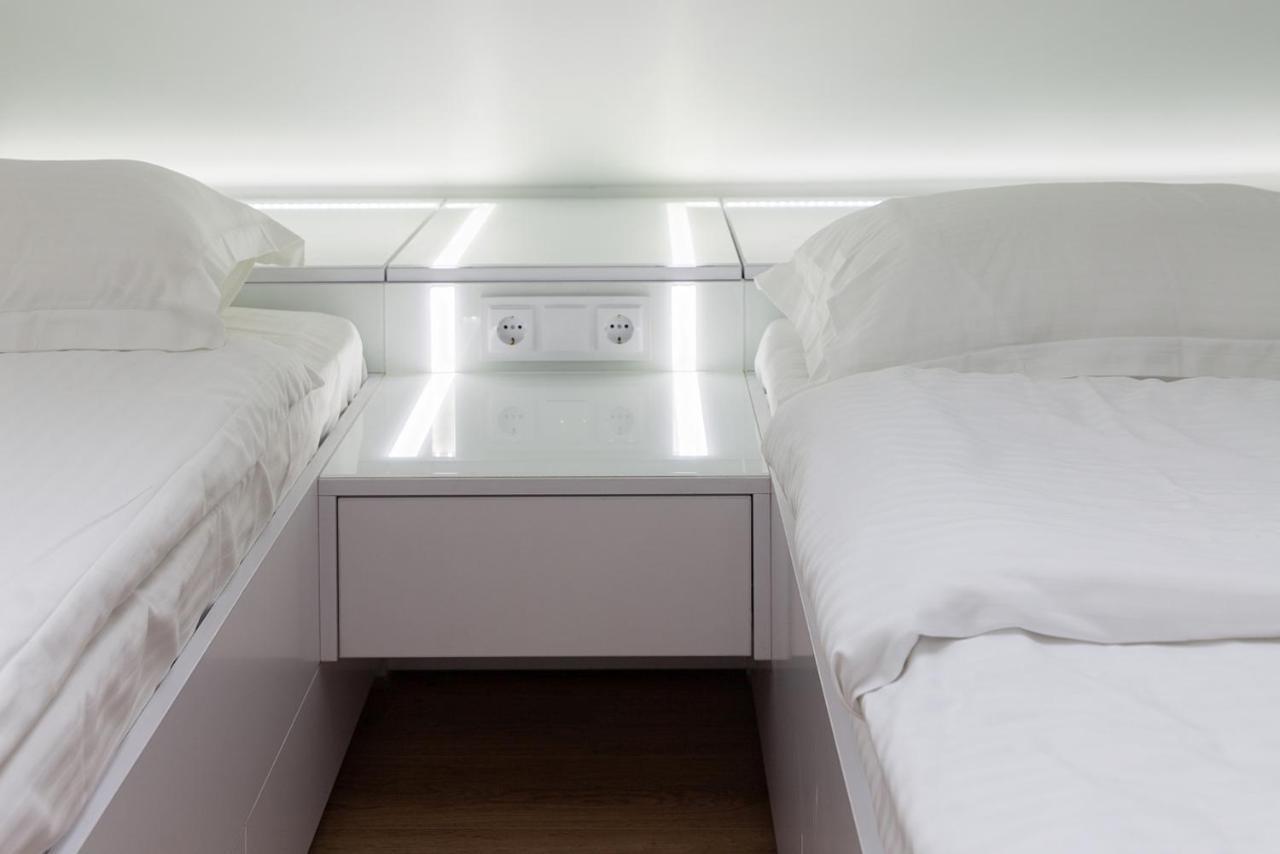 Leogrand Apartment On Doroshenka 38 リヴィウ エクステリア 写真