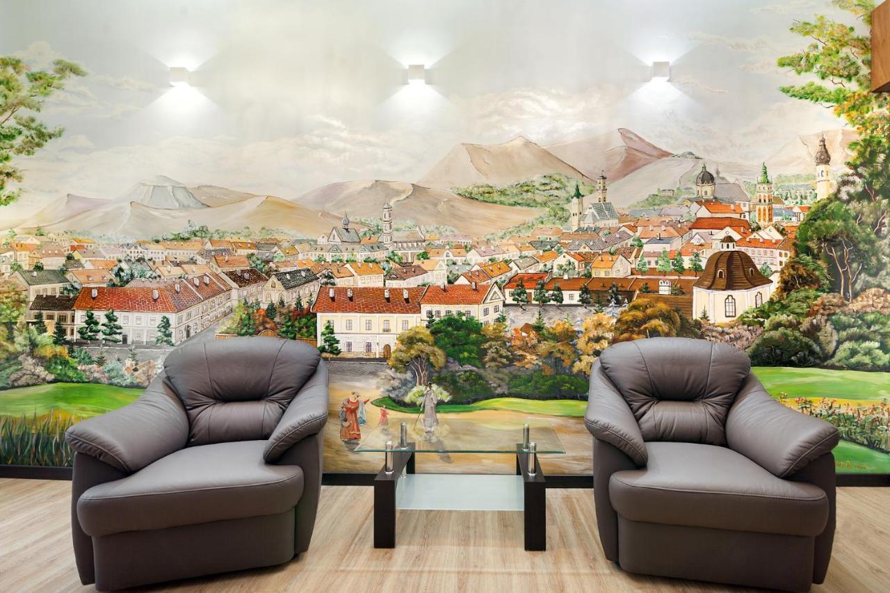 Leogrand Apartment On Doroshenka 38 リヴィウ エクステリア 写真